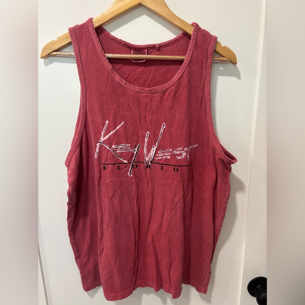 🌈 5 for $10-Key West muscle tee, M